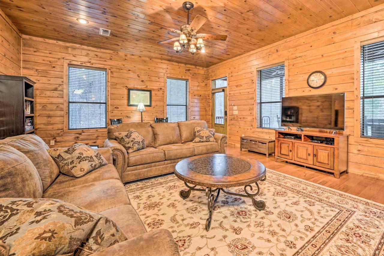 Broken Bow Cabin With Deck, Hot Tub And Fire Pit! Exterior photo