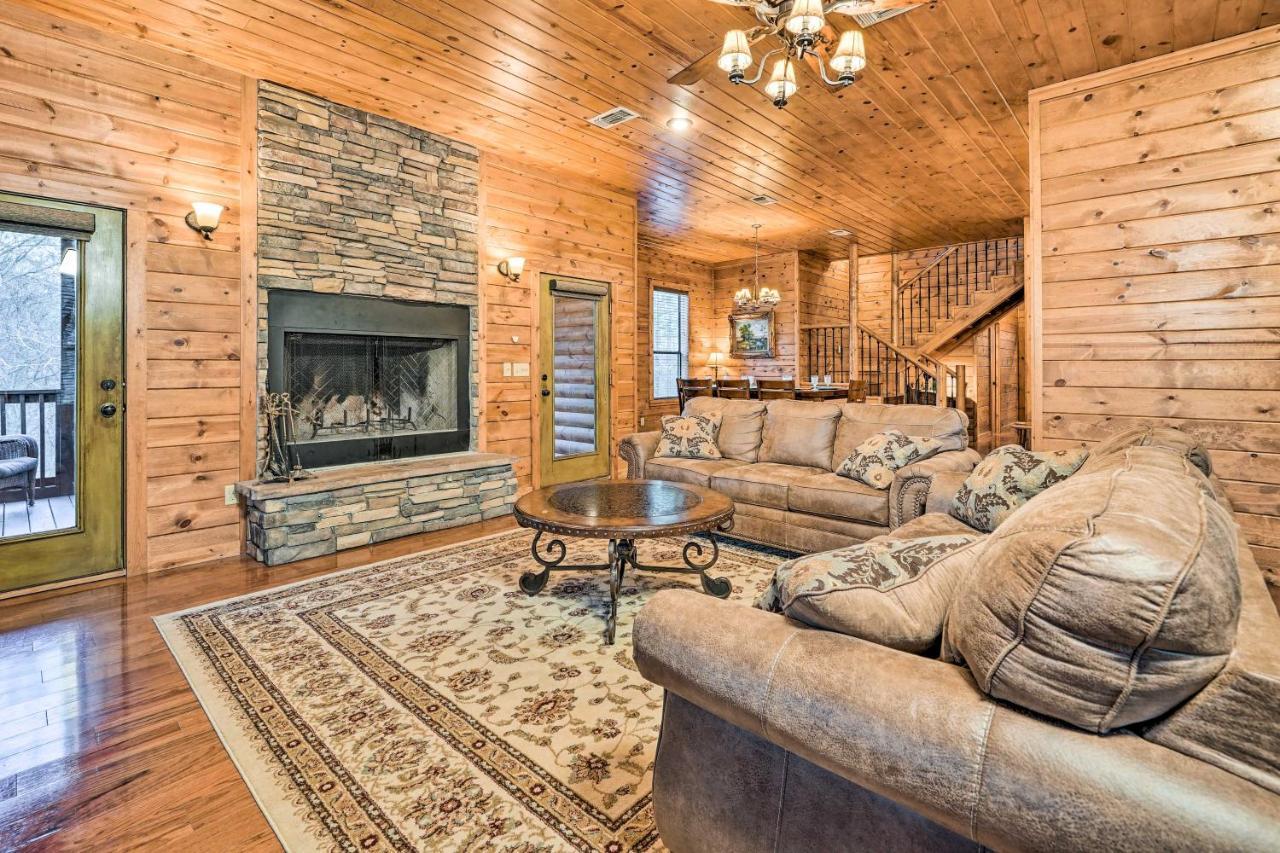 Broken Bow Cabin With Deck, Hot Tub And Fire Pit! Exterior photo