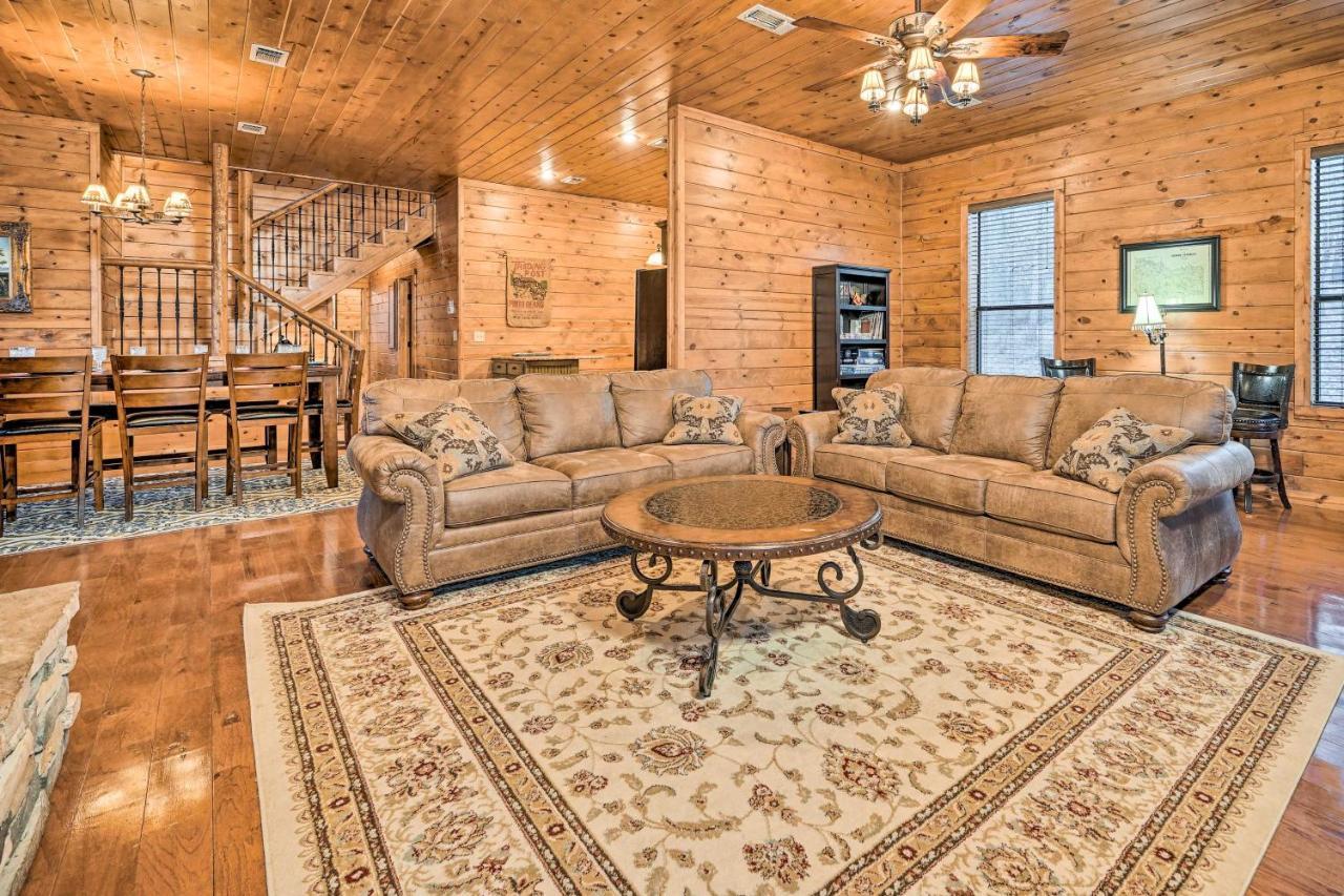 Broken Bow Cabin With Deck, Hot Tub And Fire Pit! Exterior photo