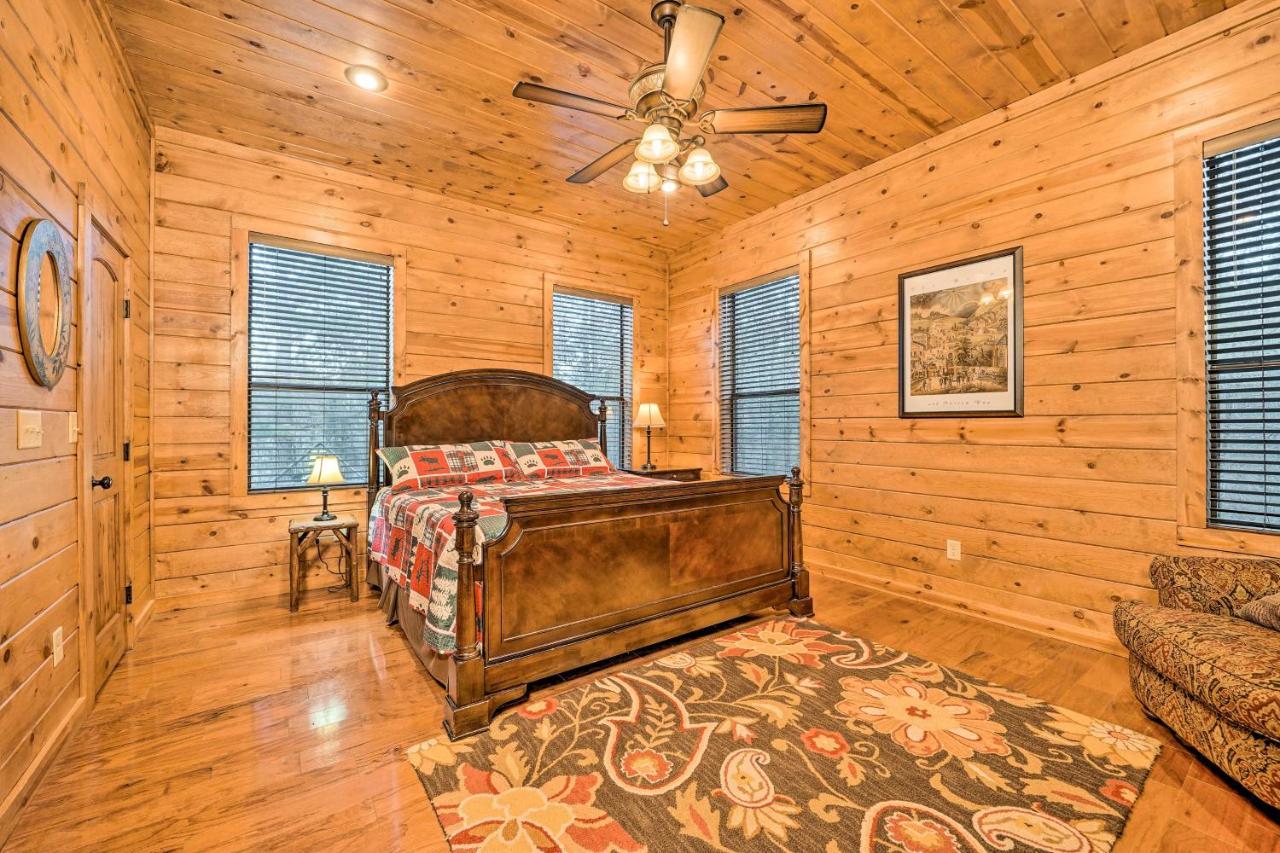 Broken Bow Cabin With Deck, Hot Tub And Fire Pit! Exterior photo