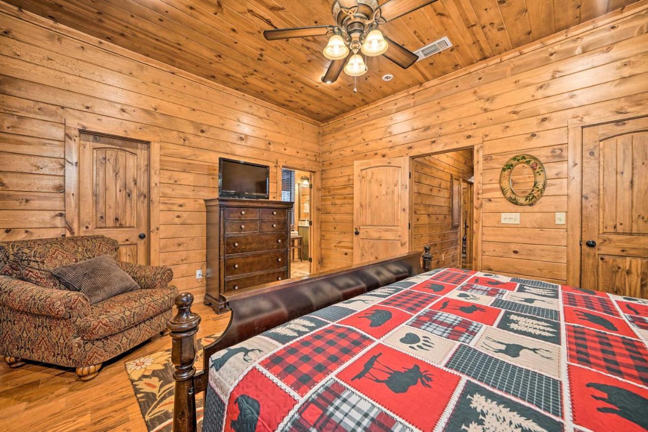 Broken Bow Cabin With Deck, Hot Tub And Fire Pit! Exterior photo