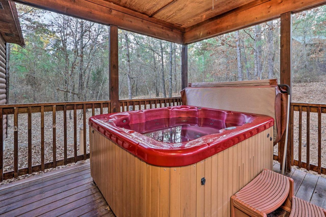Broken Bow Cabin With Deck, Hot Tub And Fire Pit! Exterior photo